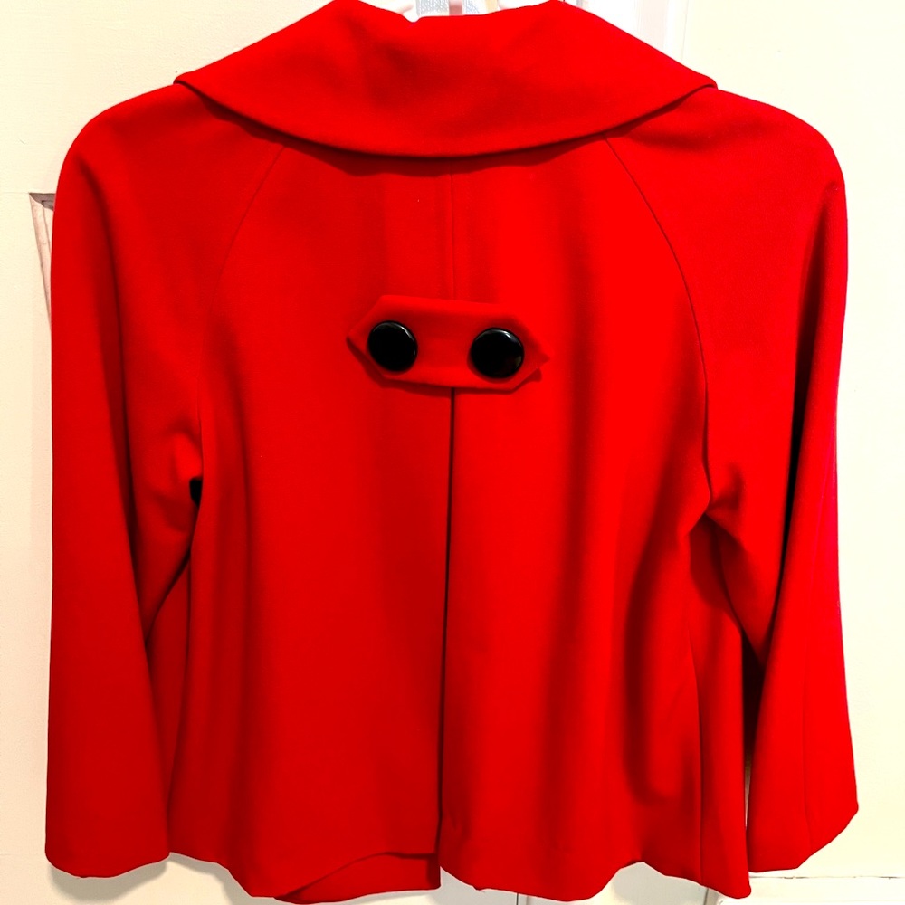 Red jacket - Picture 2 of 3